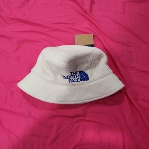 The North Face White Fleece Bucket Hat with Blue Logo